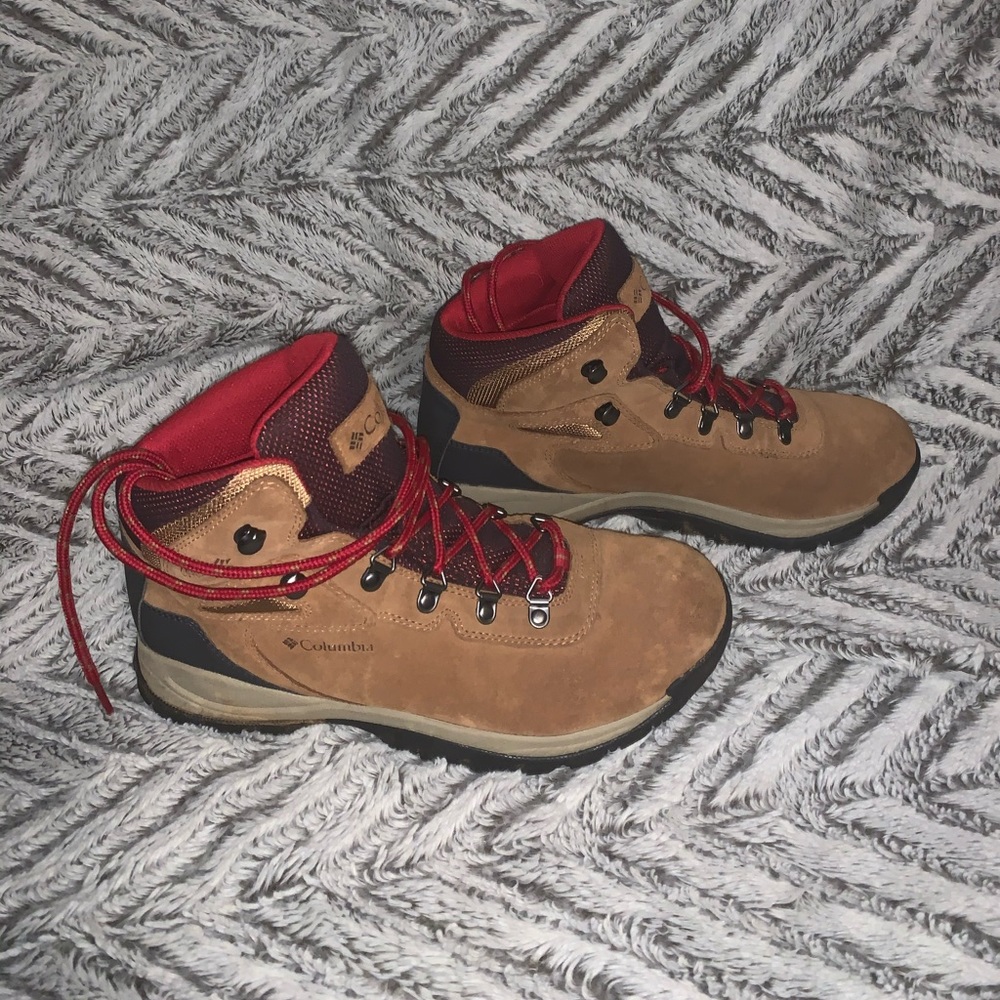 Women’s Newton Ridge Waterproof Columbia Boots